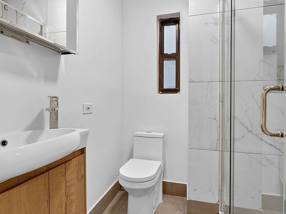 1st image of 7 Carmine St APT 19