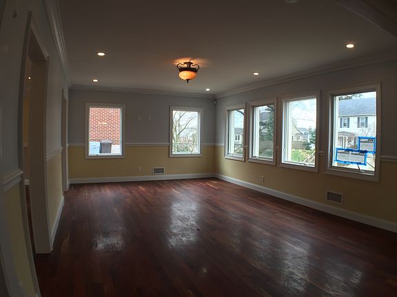 3rd image of 2 Clover Pl