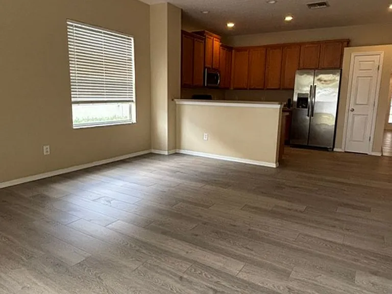4330 Crosswhite Ct — Photo 4