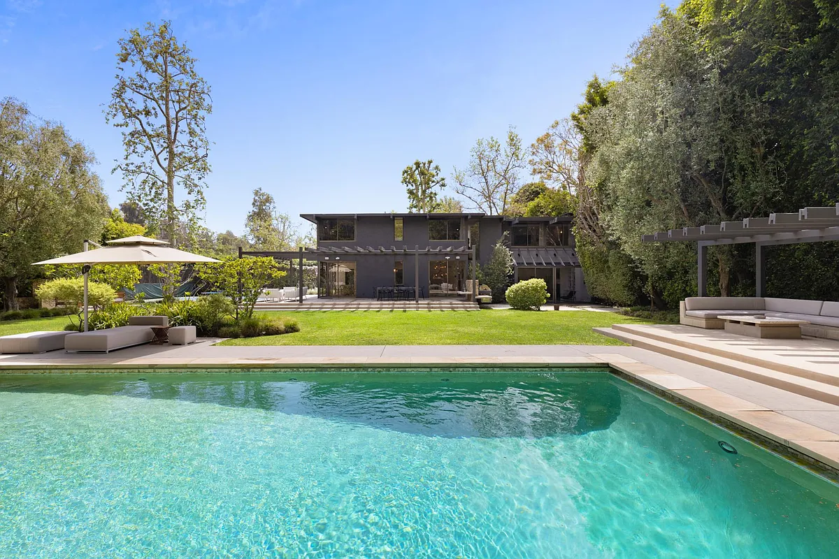 Large pool with Spa - 3510 Cross Creek Ln