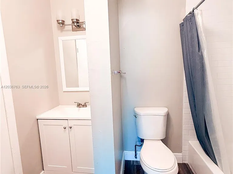 4240 Woodside Dr #4 — Photo 25