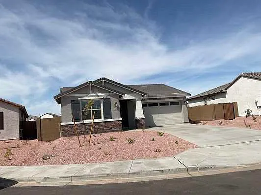 4 bed, 2900 sqft, $3,200 — Photo 4