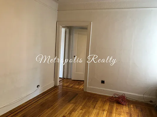 Rented by Metropolis International Realty Inc. | media 27
