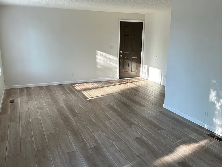 1905 Dawn Ct — Photo 5