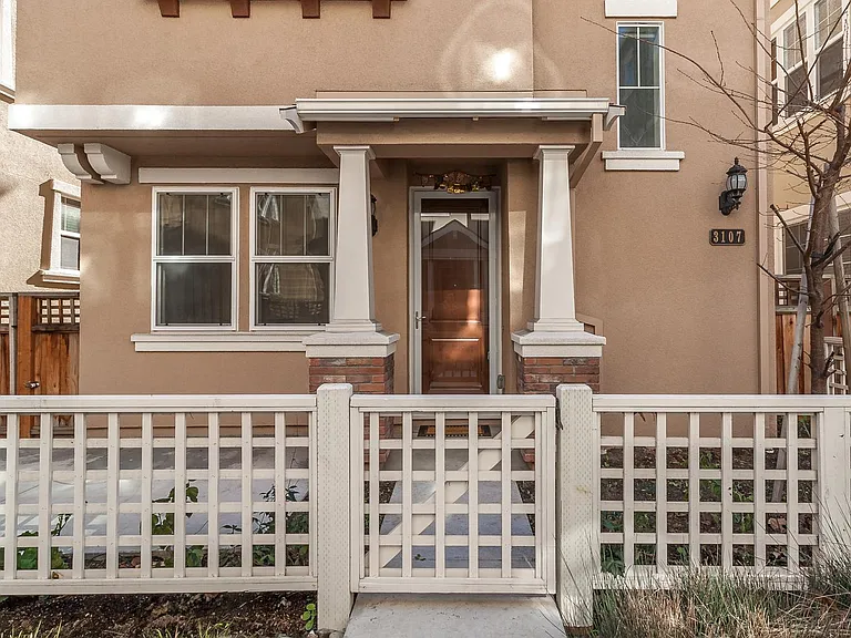 3107 Estero Ter — Photo 2