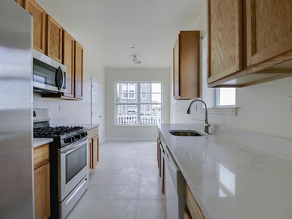 3rd image of 6618 Seaspray Ave APT A