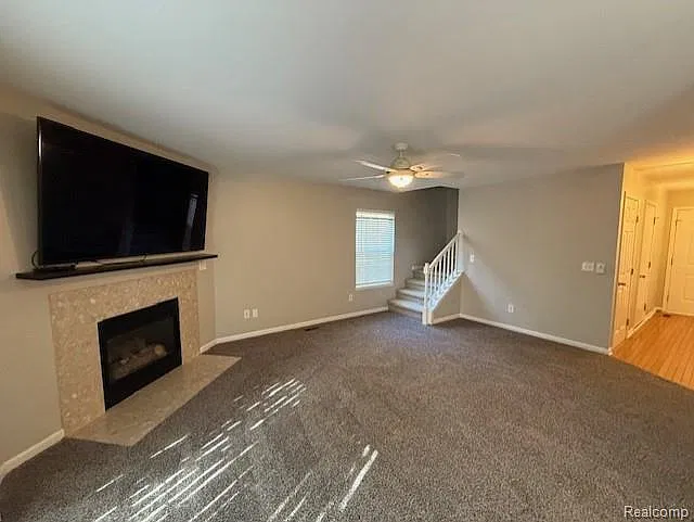 3 bed, 2.5 bath, 1346 sqft, $2,100 — Photo 2