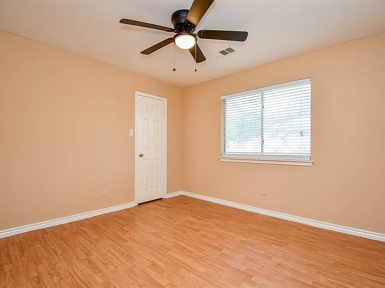 21219 Flat Creek Ln — Photo 10