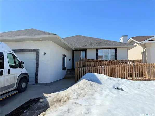 19 Kernaghan CRESCENT, Prince Albert, SK S6X 1C8