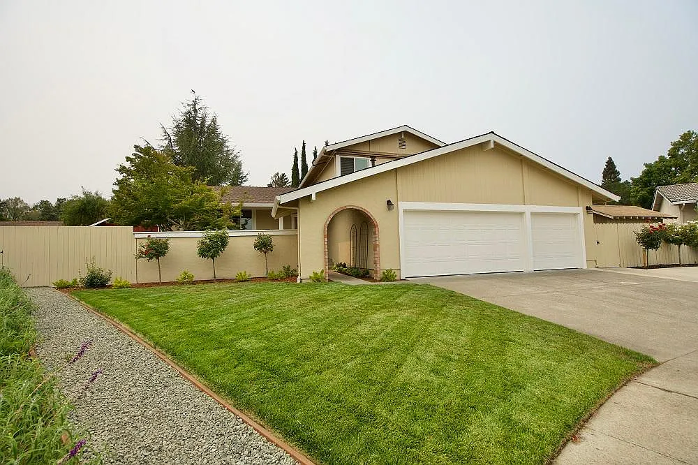 4 bed, 2128 sqft, $5,475 — Photo 1