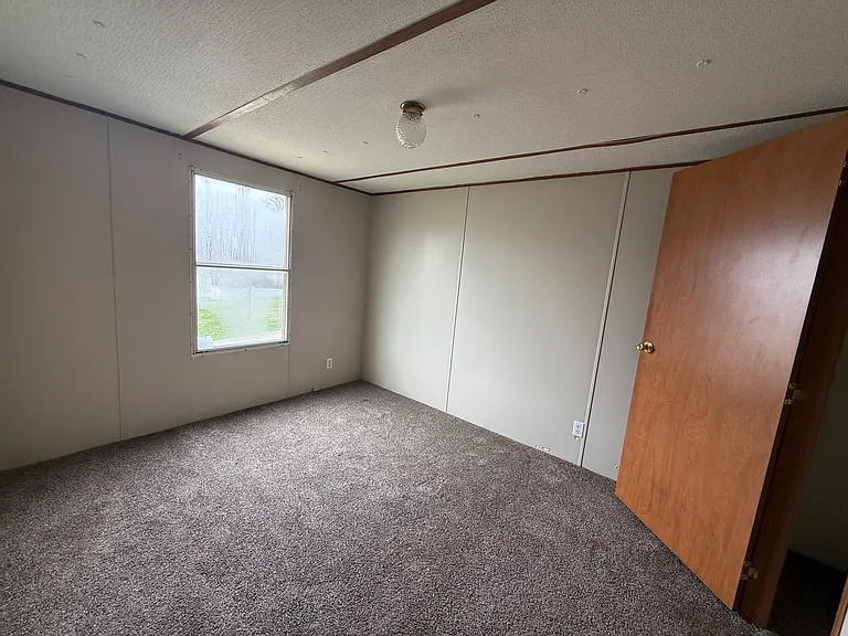 253 Ideal Cres — Photo 11