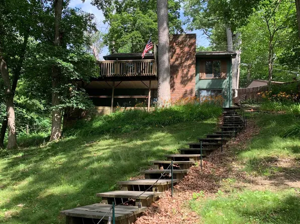 1033 Northwood Dr, Galesburg, IL 61401