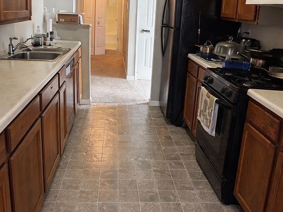 3rd image of 5952 Meadow Ln