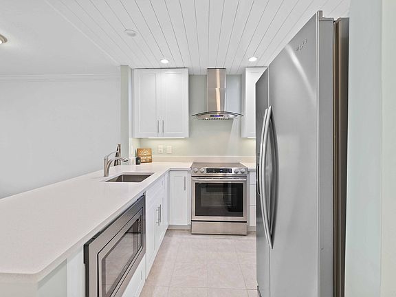 3rd image of 3851 N Ocean Boulevard #112