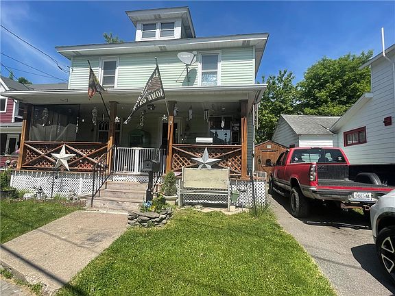 2nd image of 11 W Main St