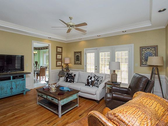 5th image of 844 Park Chase Dr