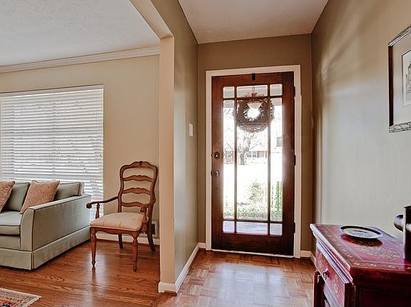 3rd image of 709 Greenleaf Dr