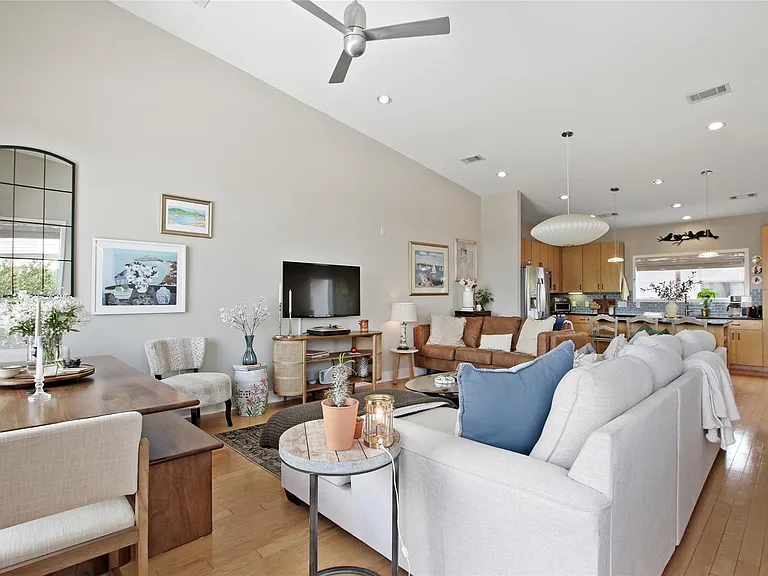 1702 S Lamar Blvd #3 — Photo 8