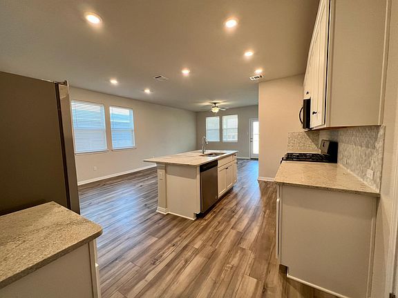 4th image of 104 Mason Hill Ln