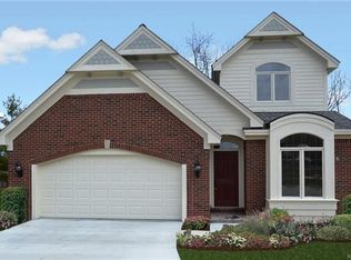 6506 Leigh Holw, West Bloomfield, MI 48322