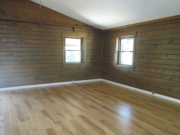 2nd image of 2821 Terrace St