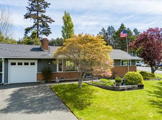 1381 Orchard Loop, Oak Harbor, WA 98277