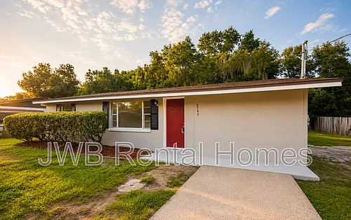 5742 Newberg Ln Photo 1