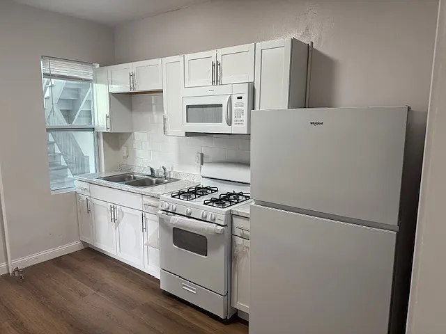1119 N Underhill St #B — Photo 6
