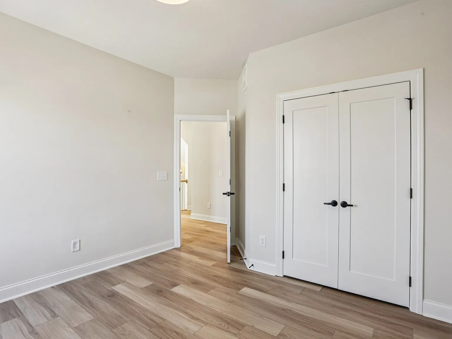 3 bed, 2.5 bath, 2065 sqft, $2,850 — Photo 4