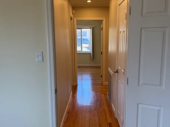 21305 Ocean View Dr, Hayward, CA 94541