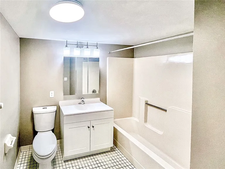 294 S Fitzhugh St — Photo 8