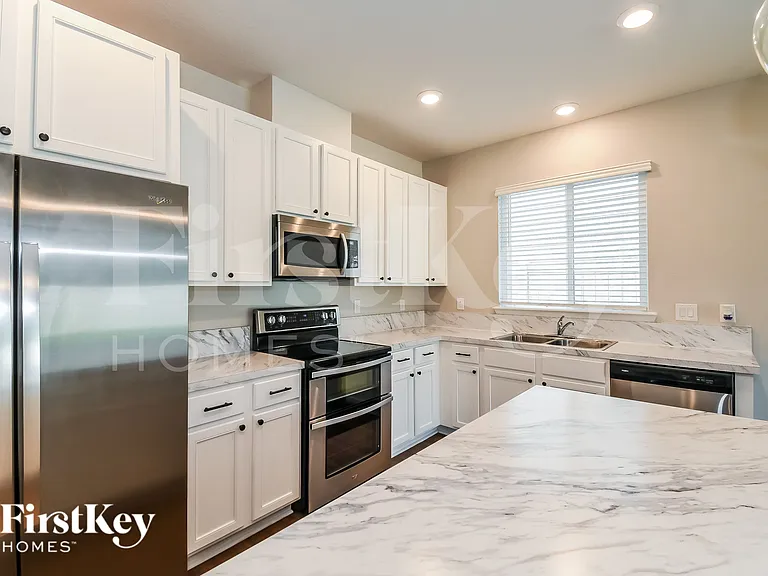 205 Orient Dr — Photo 10
