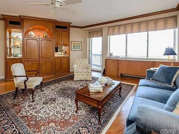3rd image of 100 Hilton Ave