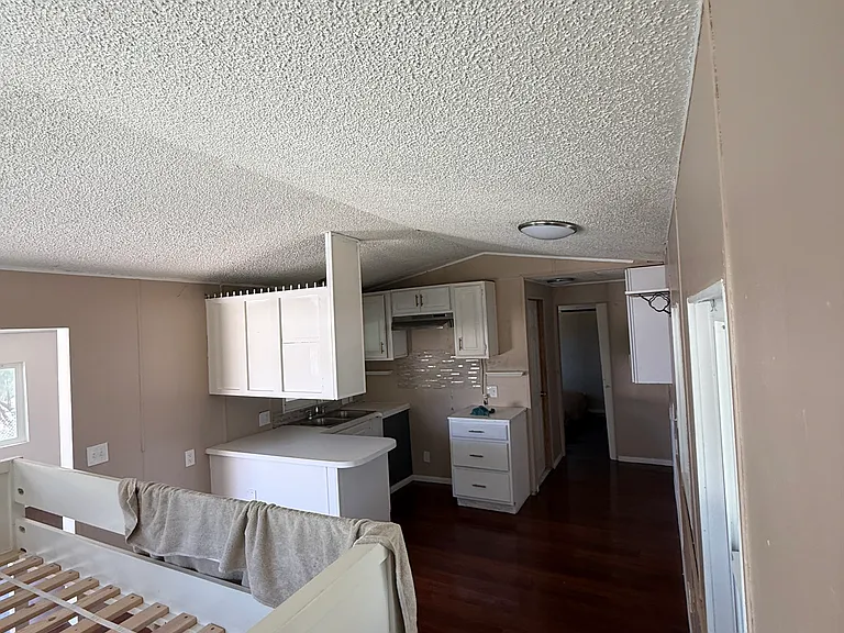27105 Jarvis St — Photo 7