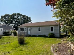 22 Hideaway Ln, Wareham, MA 02571
