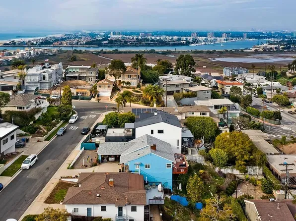 7016 Earldom Ave, Playa Del Rey, CA 90293