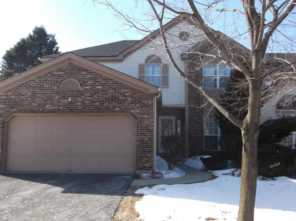 90 Bristol Ct, Gurnee, IL 60031