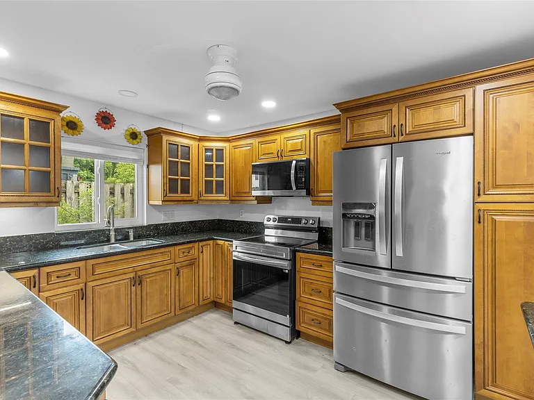 4112 NW 78th Ln — Photo 7