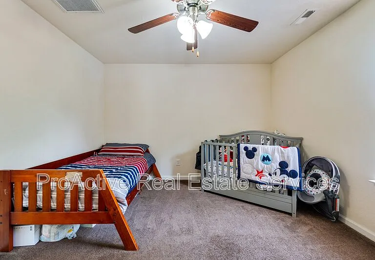 2104 Miller Ave — Photo 16