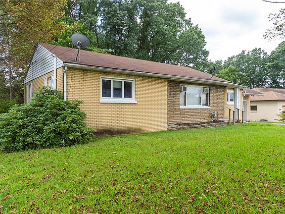 3rd image of 98 Capitol Ct