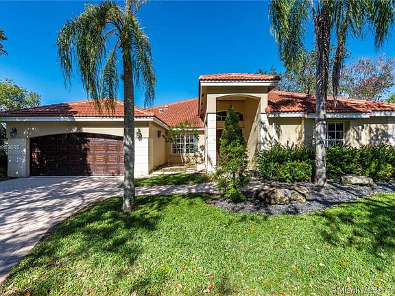 3rd image of 2743 Oakbrook Dr