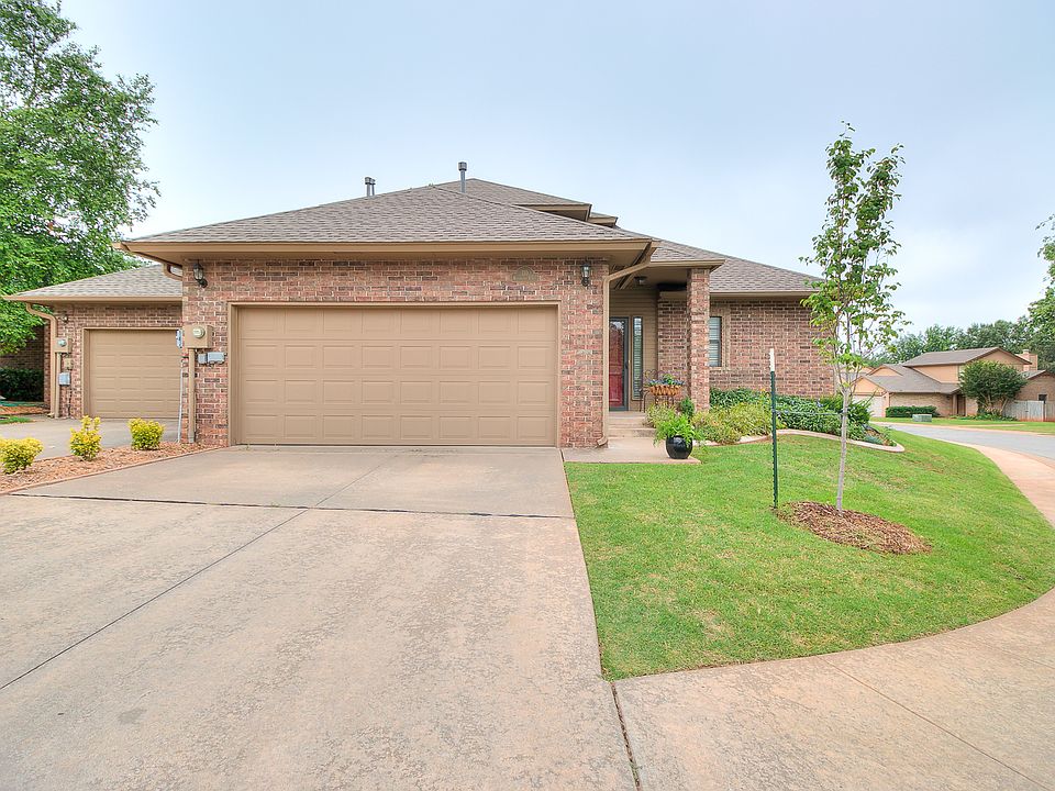 1st image of 110 Woodbridge Cir