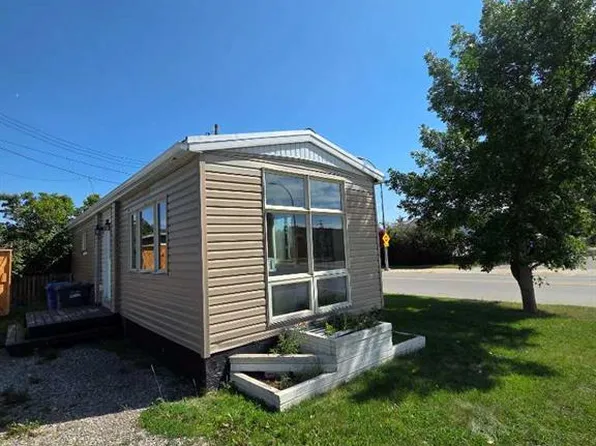 1 Park Ave, Carstairs, AB T0M 0N0
