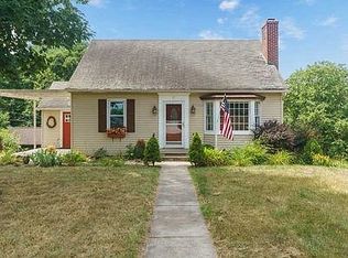 17 Mountain View Rd, Poughkeepsie, NY 12603