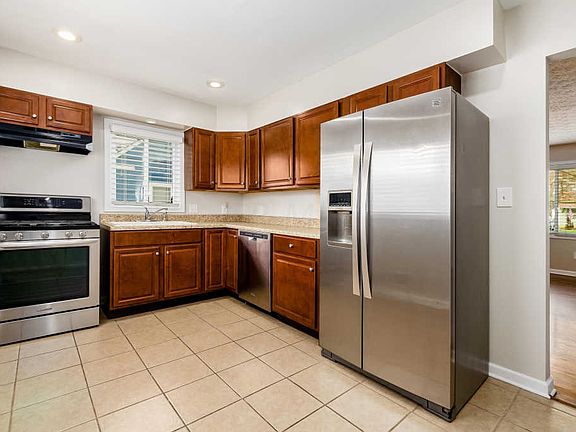 5th image of 1396 Byron Ave