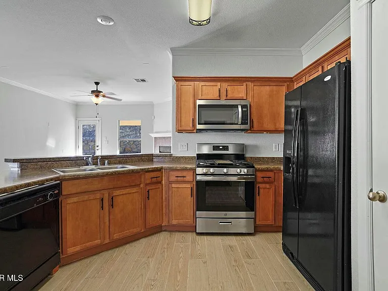 1451 Senda Del Sol Ln — Photo 7