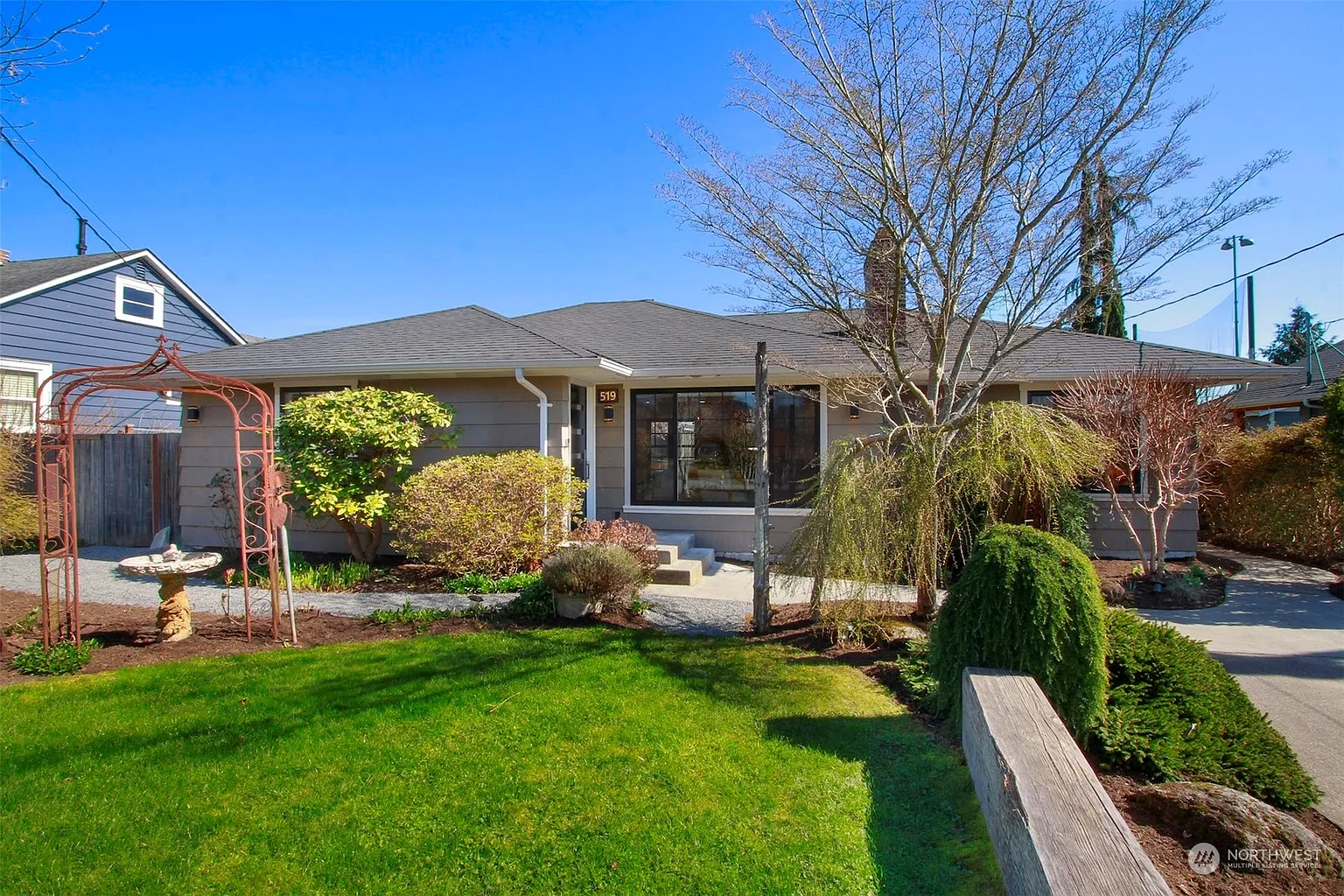 519 Avenue H photo 1