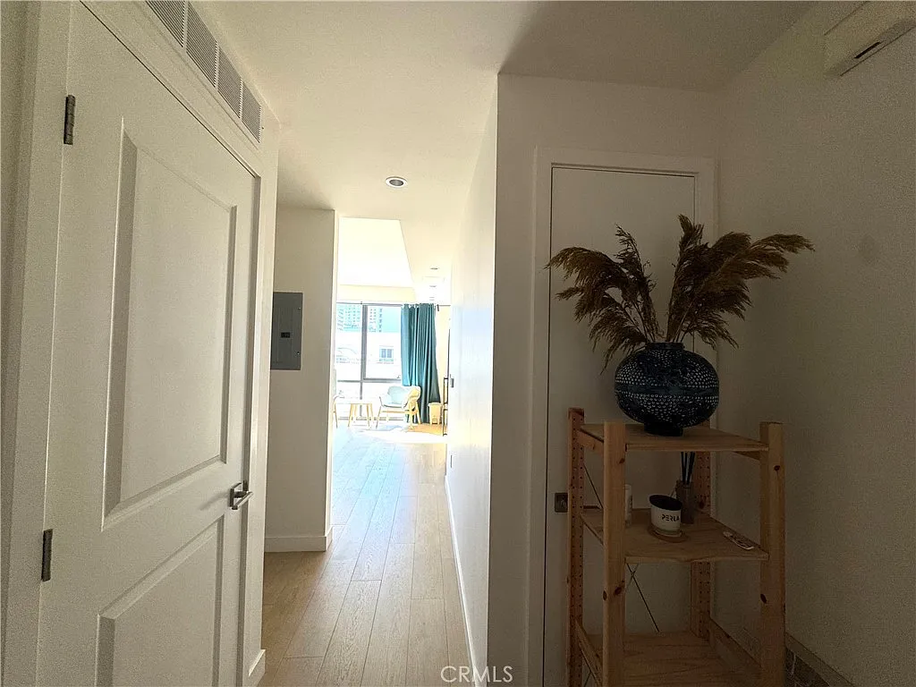 Studio, 476 sqft, $2,300 — Photo 3