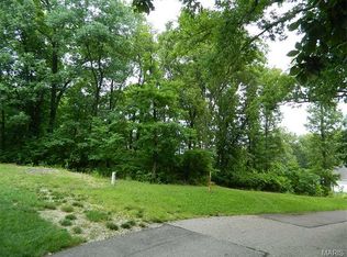 735 Forest Circle Trail Rd, Ballwin, MO 63021