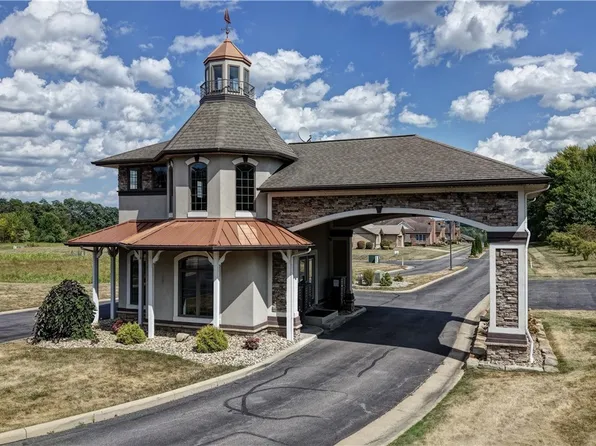 Pine Lake Cv, Columbiana, OH 44408